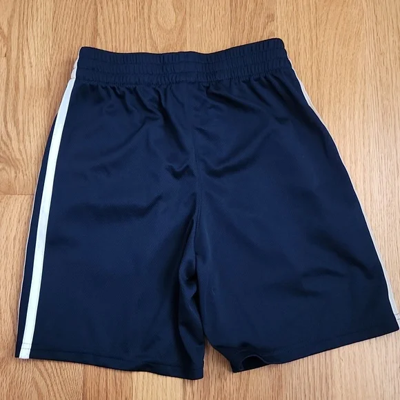 Adidas regular fit coupe standard shorts, size small (8) - Picture 8 of 16